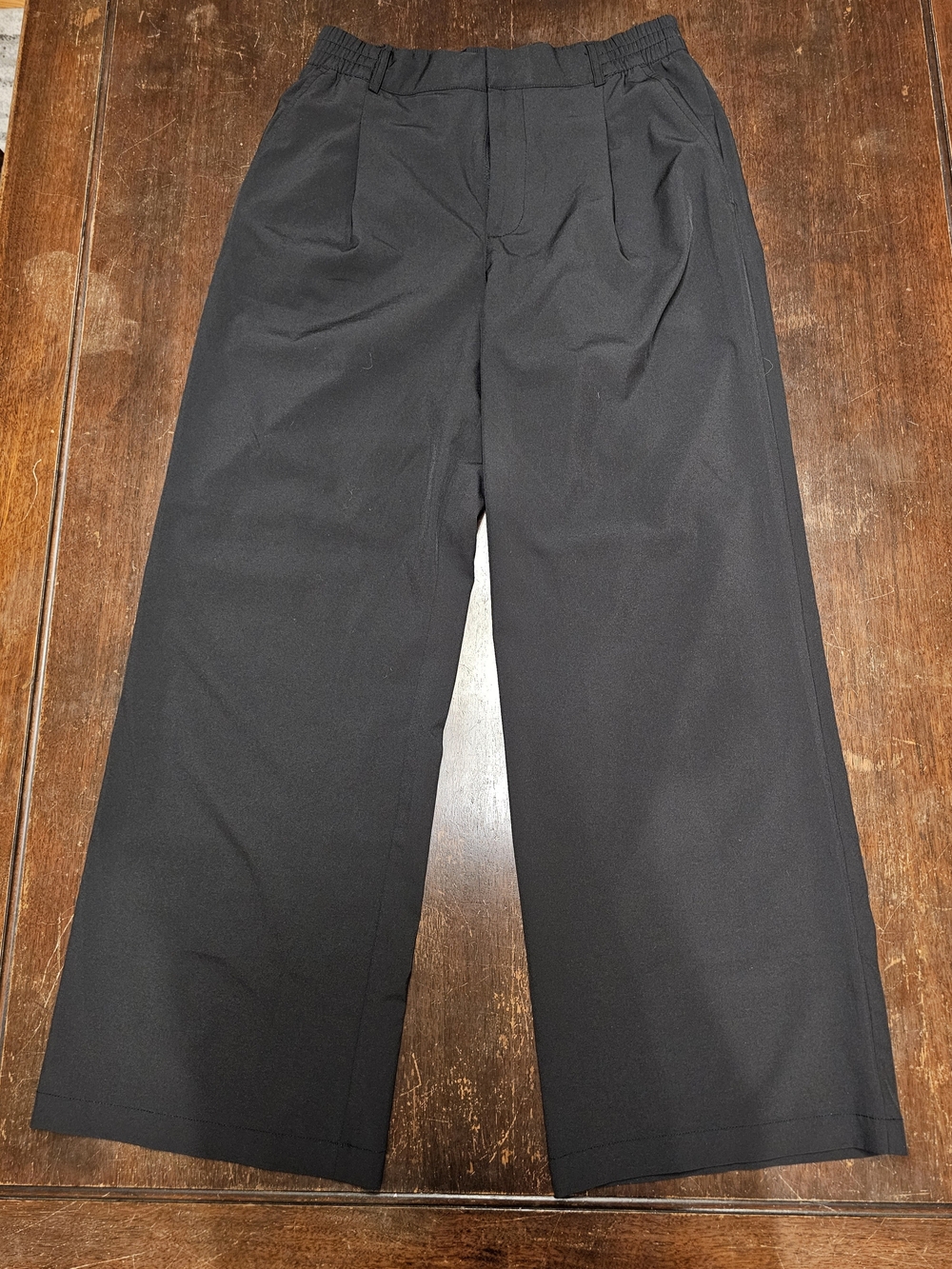 GAP Wide Leg Pleated Athleteleisure Pants in Black - Size Small